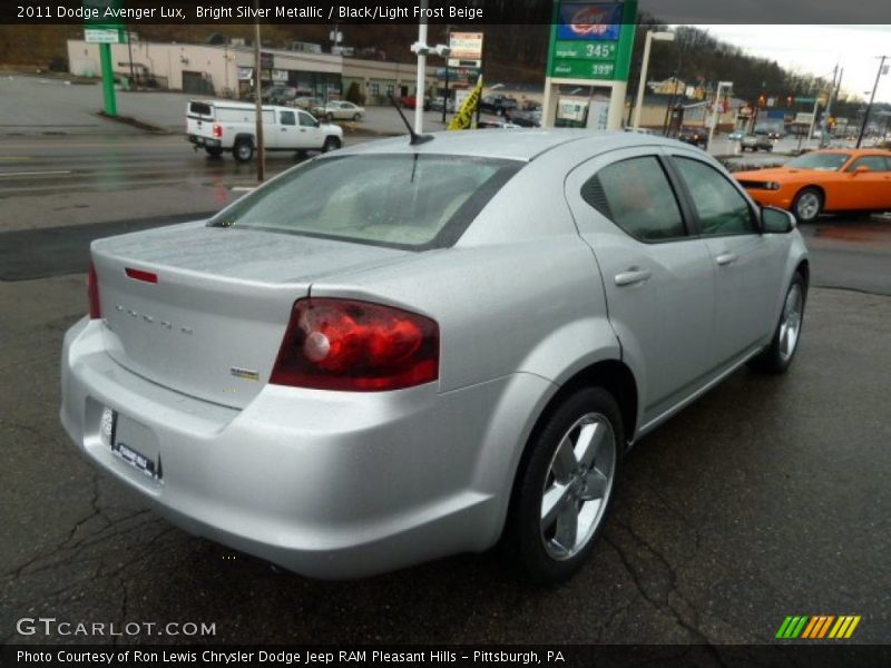 Bright Silver Metallic / Black/Light Frost Beige 2011 Dodge Avenger Lux