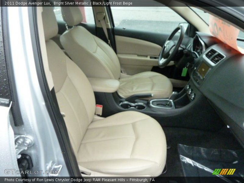 Bright Silver Metallic / Black/Light Frost Beige 2011 Dodge Avenger Lux