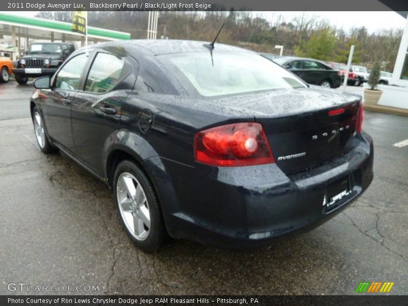 Blackberry Pearl / Black/Light Frost Beige 2011 Dodge Avenger Lux