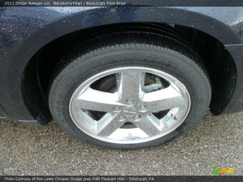 Blackberry Pearl / Black/Light Frost Beige 2011 Dodge Avenger Lux