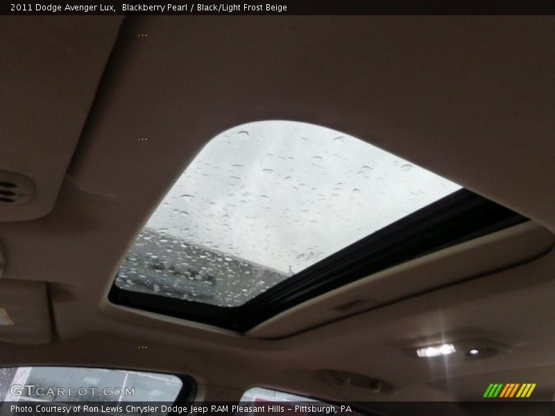 Blackberry Pearl / Black/Light Frost Beige 2011 Dodge Avenger Lux