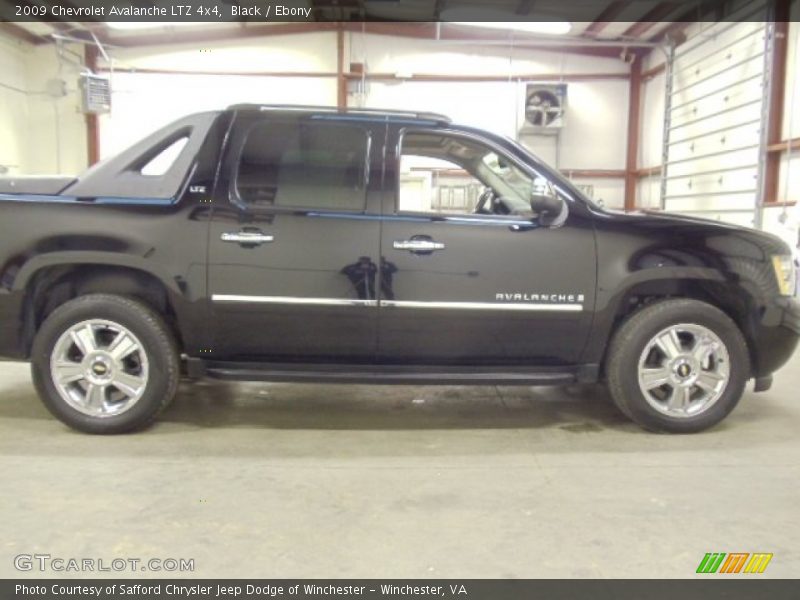 Black / Ebony 2009 Chevrolet Avalanche LTZ 4x4