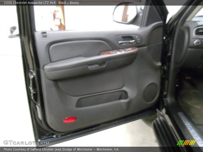 Black / Ebony 2009 Chevrolet Avalanche LTZ 4x4