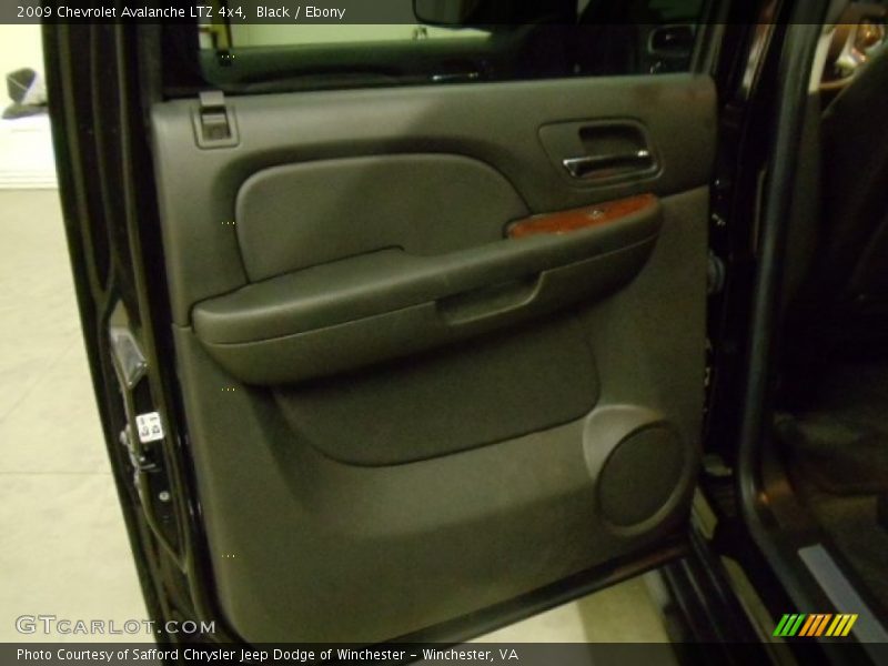 Black / Ebony 2009 Chevrolet Avalanche LTZ 4x4