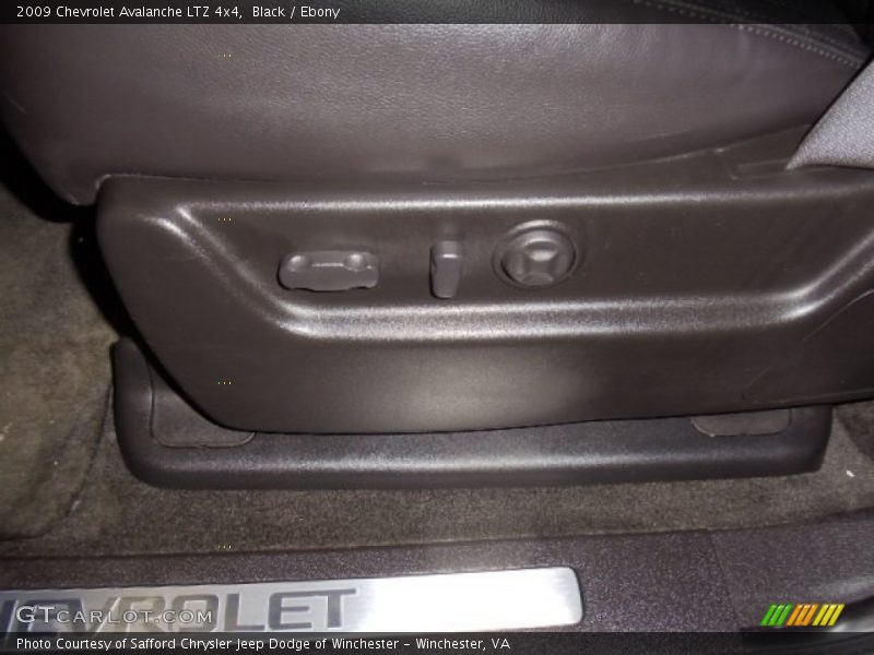 Black / Ebony 2009 Chevrolet Avalanche LTZ 4x4