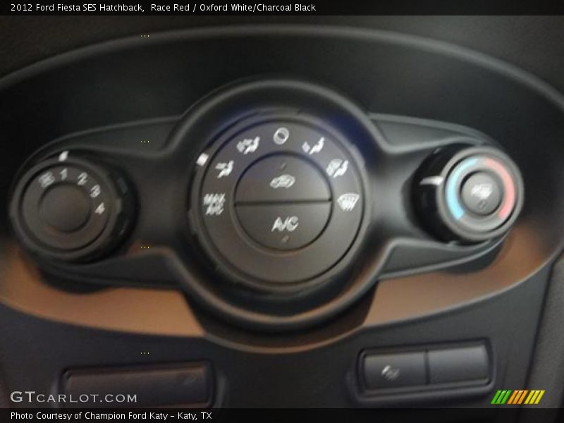 Race Red / Oxford White/Charcoal Black 2012 Ford Fiesta SES Hatchback