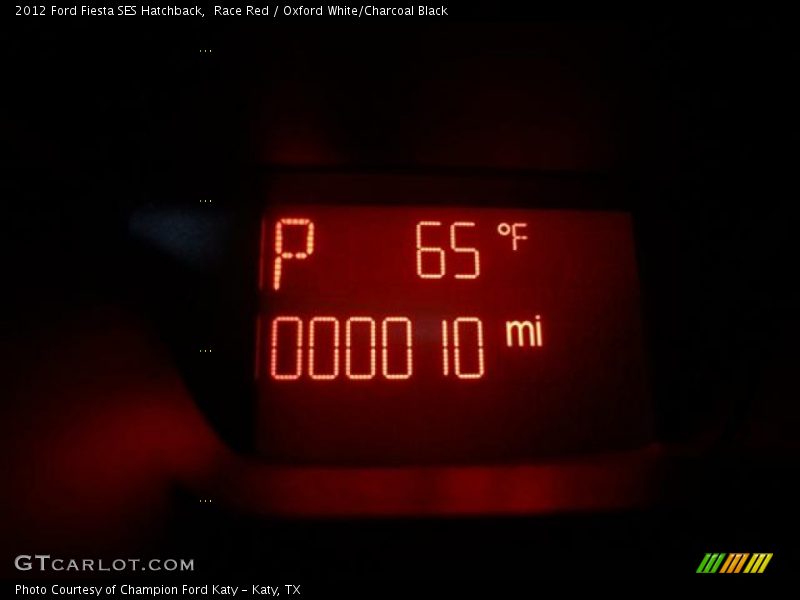 Race Red / Oxford White/Charcoal Black 2012 Ford Fiesta SES Hatchback