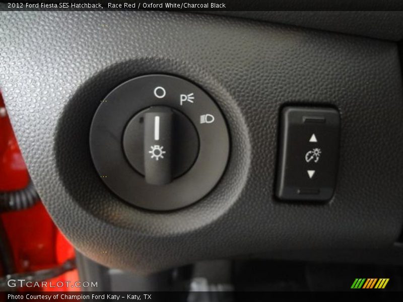 Race Red / Oxford White/Charcoal Black 2012 Ford Fiesta SES Hatchback