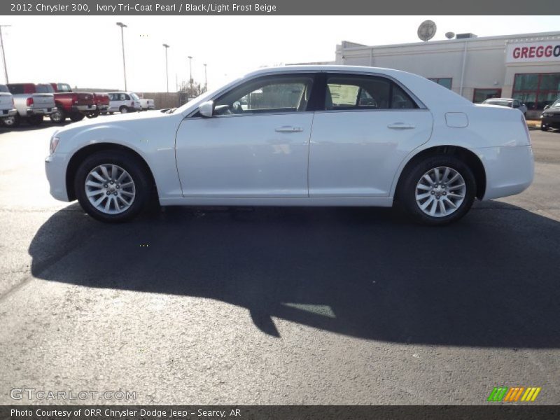 Ivory Tri-Coat Pearl / Black/Light Frost Beige 2012 Chrysler 300