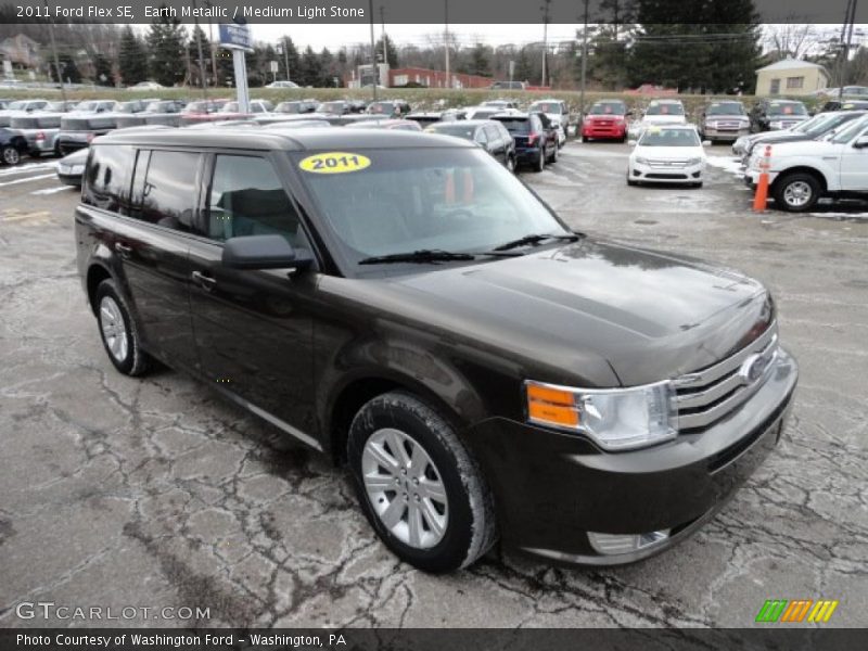 Front 3/4 View of 2011 Flex SE