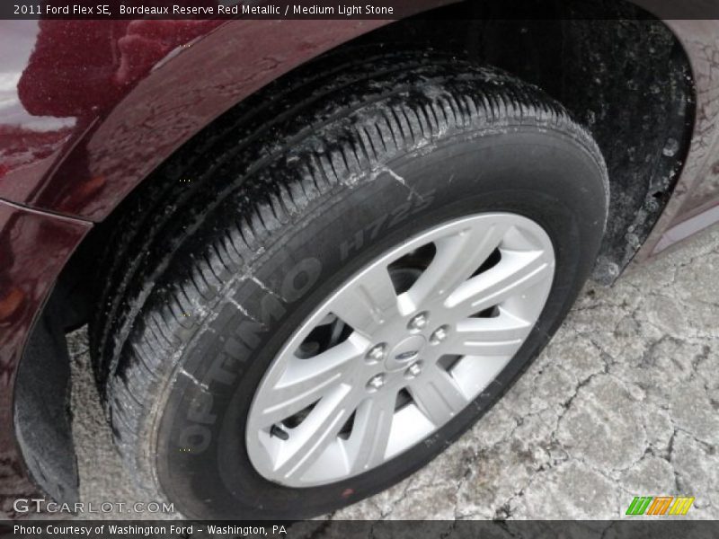 Bordeaux Reserve Red Metallic / Medium Light Stone 2011 Ford Flex SE