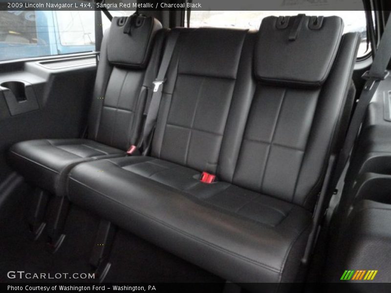 Rear Seat of 2009 Navigator L 4x4