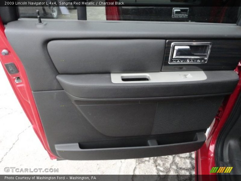 Door Panel of 2009 Navigator L 4x4