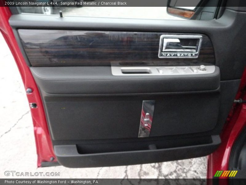Door Panel of 2009 Navigator L 4x4