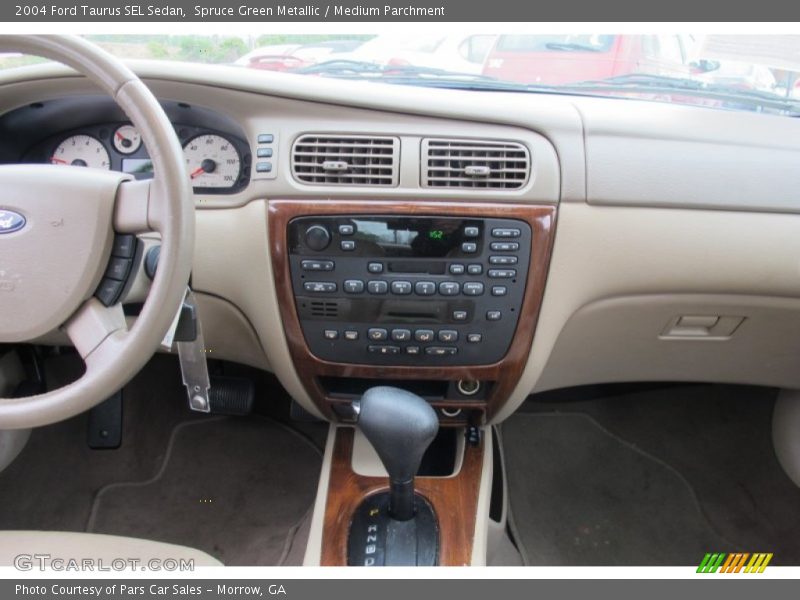 Controls of 2004 Taurus SEL Sedan