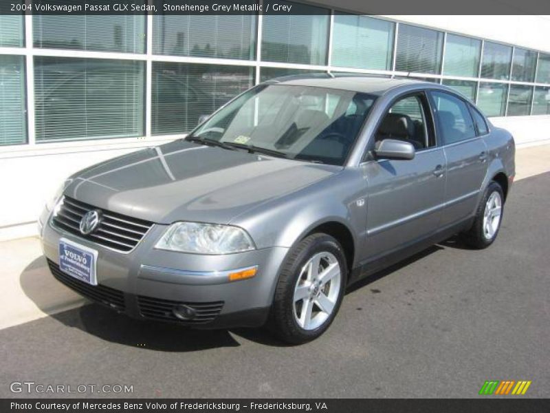Stonehenge Grey Metallic / Grey 2004 Volkswagen Passat GLX Sedan