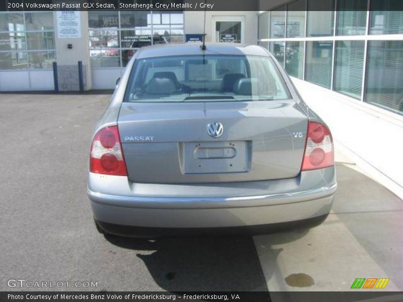 Stonehenge Grey Metallic / Grey 2004 Volkswagen Passat GLX Sedan
