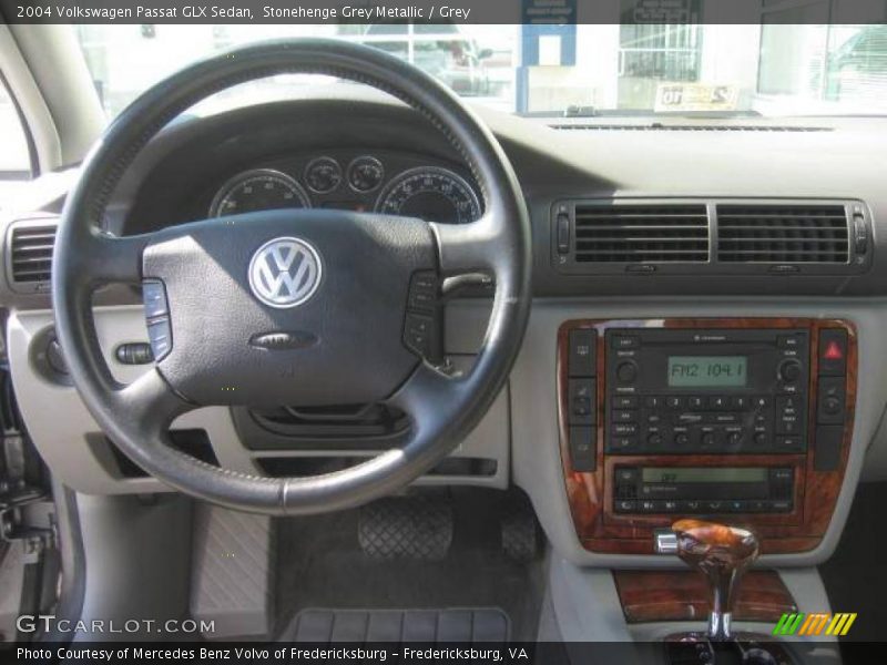Stonehenge Grey Metallic / Grey 2004 Volkswagen Passat GLX Sedan