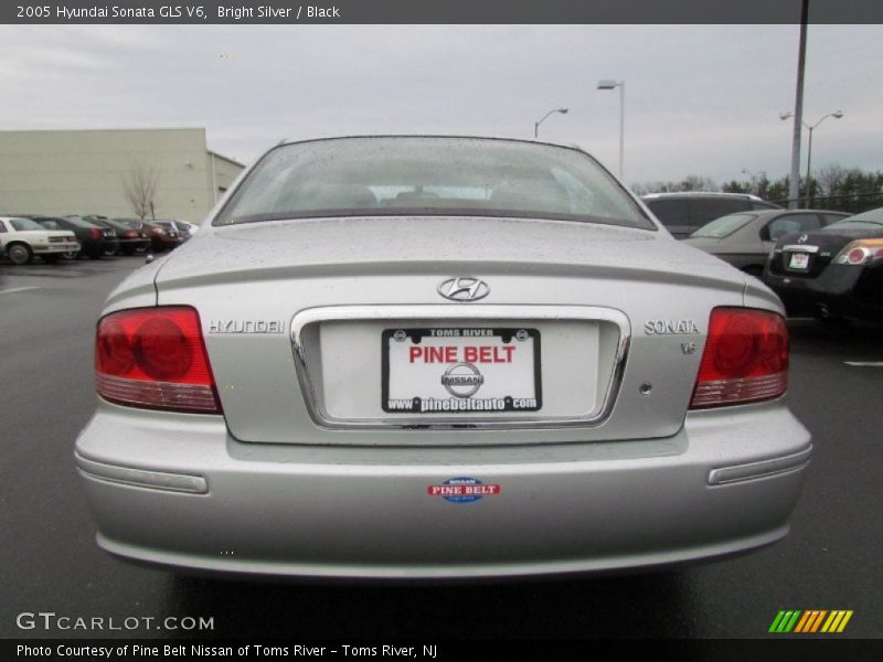 Bright Silver / Black 2005 Hyundai Sonata GLS V6