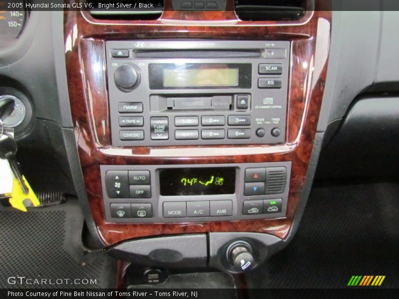 Bright Silver / Black 2005 Hyundai Sonata GLS V6