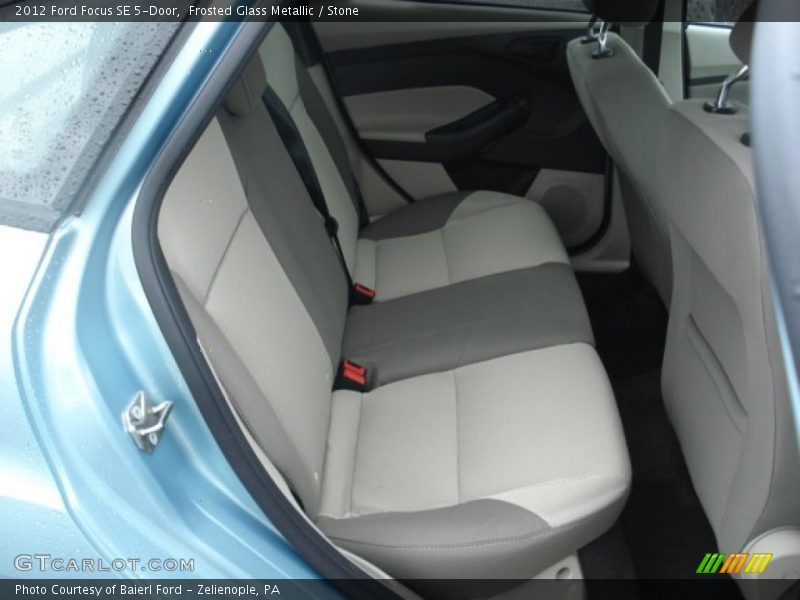  2012 Focus SE 5-Door Stone Interior