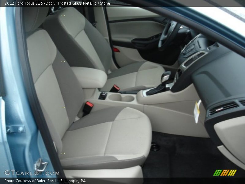  2012 Focus SE 5-Door Stone Interior