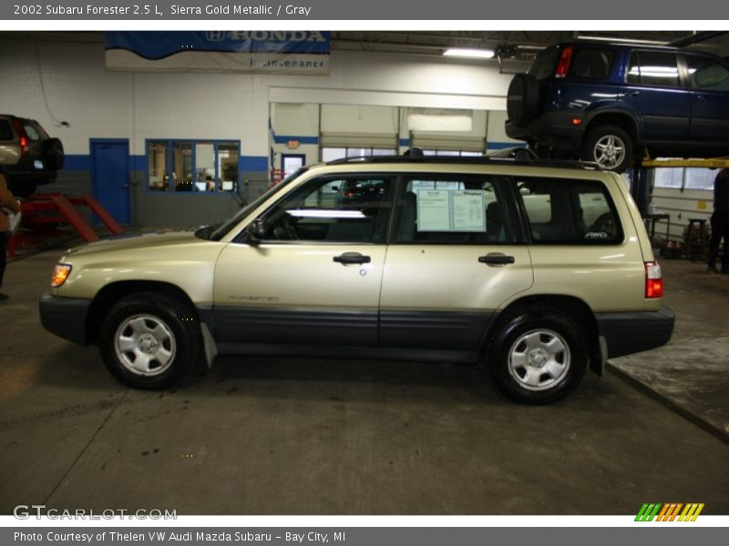 Sierra Gold Metallic / Gray 2002 Subaru Forester 2.5 L