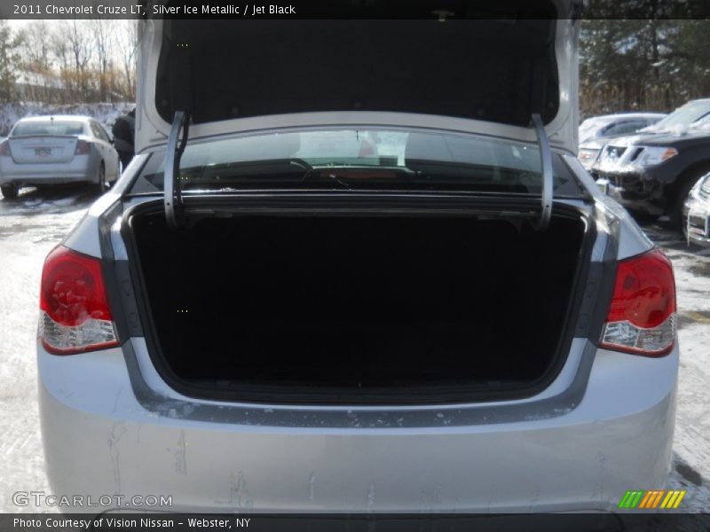 Silver Ice Metallic / Jet Black 2011 Chevrolet Cruze LT
