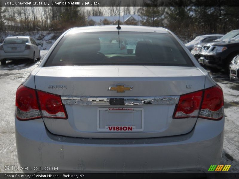 Silver Ice Metallic / Jet Black 2011 Chevrolet Cruze LT