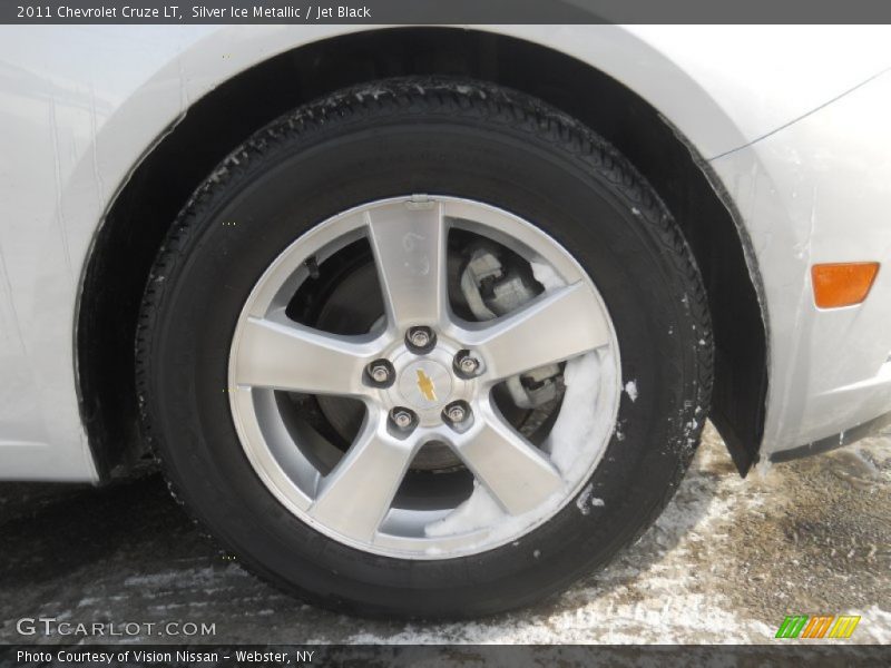 Silver Ice Metallic / Jet Black 2011 Chevrolet Cruze LT