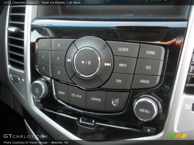 Silver Ice Metallic / Jet Black 2011 Chevrolet Cruze LT