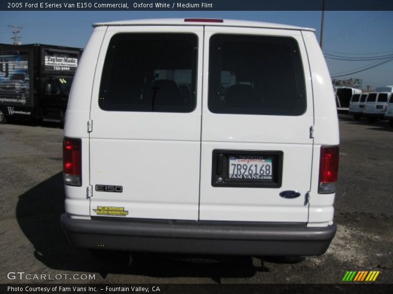 Oxford White / Medium Flint 2005 Ford E Series Van E150 Commercial