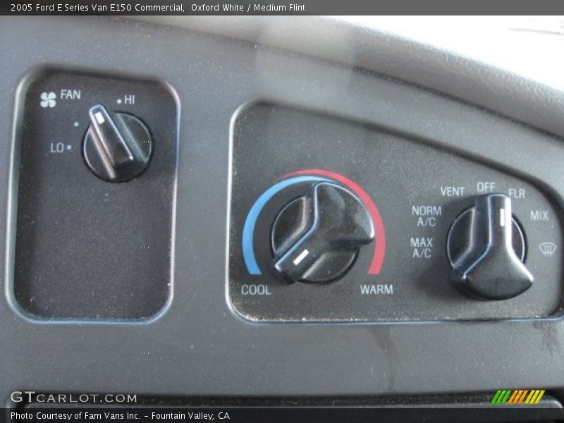 Oxford White / Medium Flint 2005 Ford E Series Van E150 Commercial