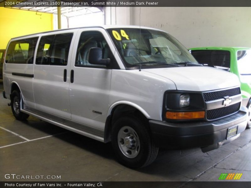 Summit White / Medium Dark Pewter 2004 Chevrolet Express 3500 Passenger Van