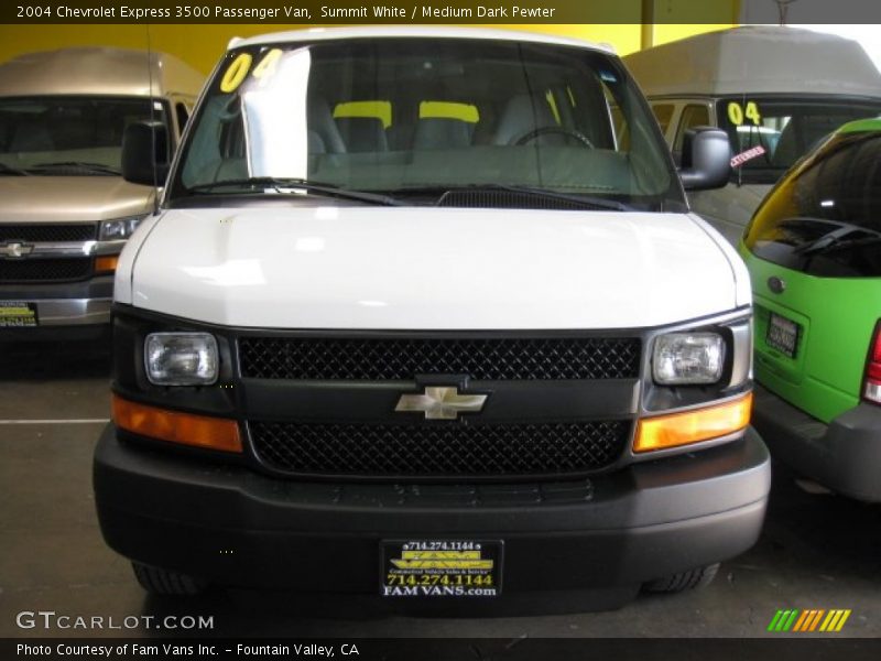 Summit White / Medium Dark Pewter 2004 Chevrolet Express 3500 Passenger Van