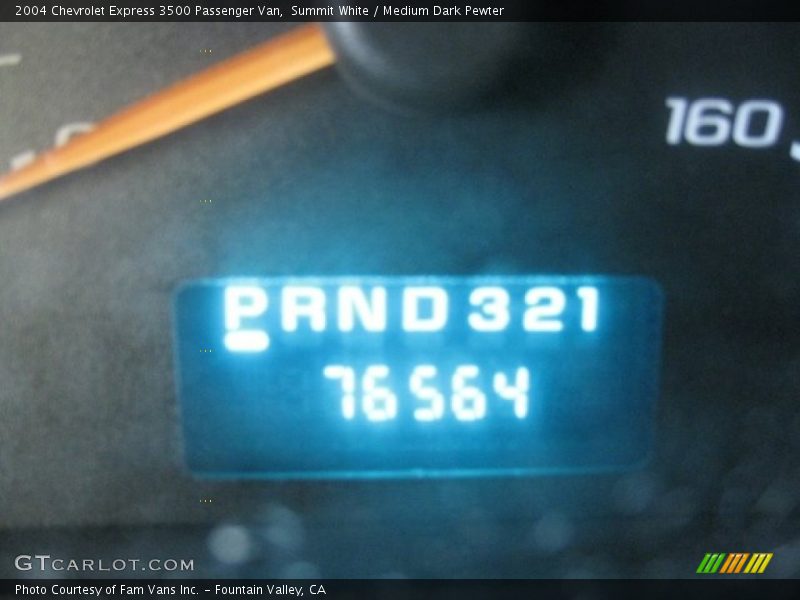 Summit White / Medium Dark Pewter 2004 Chevrolet Express 3500 Passenger Van