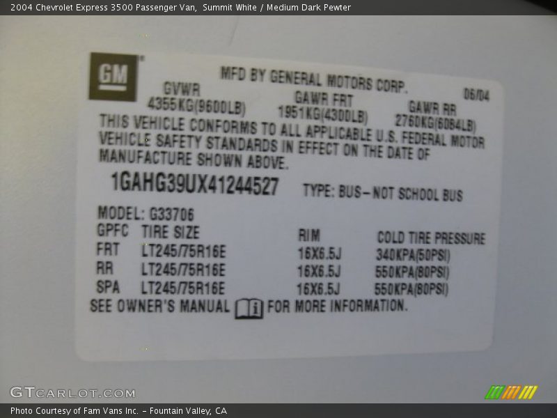 Summit White / Medium Dark Pewter 2004 Chevrolet Express 3500 Passenger Van