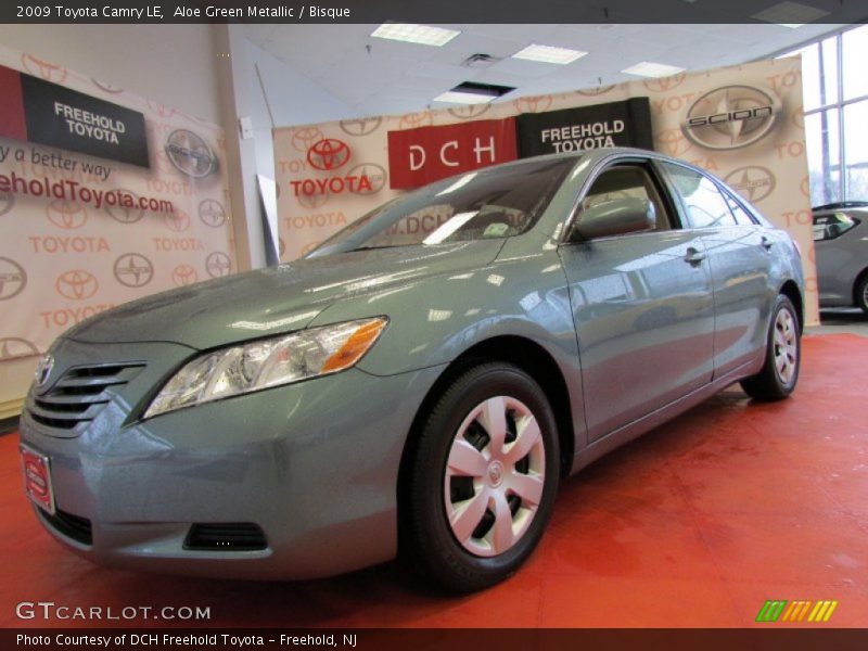 Aloe Green Metallic / Bisque 2009 Toyota Camry LE