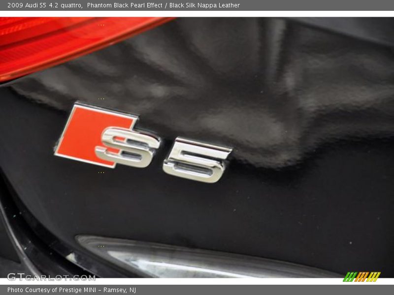 Phantom Black Pearl Effect / Black Silk Nappa Leather 2009 Audi S5 4.2 quattro