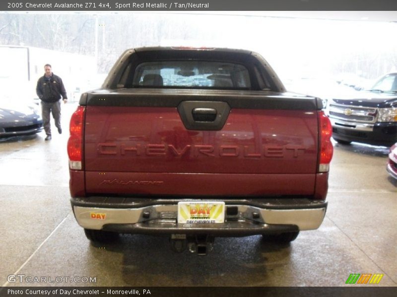 Sport Red Metallic / Tan/Neutral 2005 Chevrolet Avalanche Z71 4x4