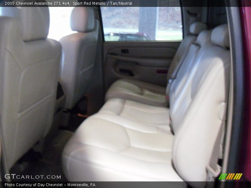 Sport Red Metallic / Tan/Neutral 2005 Chevrolet Avalanche Z71 4x4