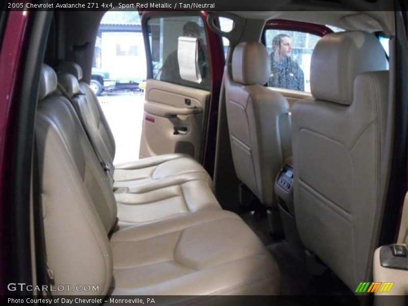 Sport Red Metallic / Tan/Neutral 2005 Chevrolet Avalanche Z71 4x4