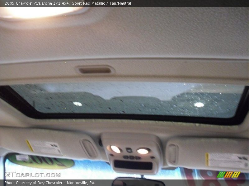 Sport Red Metallic / Tan/Neutral 2005 Chevrolet Avalanche Z71 4x4