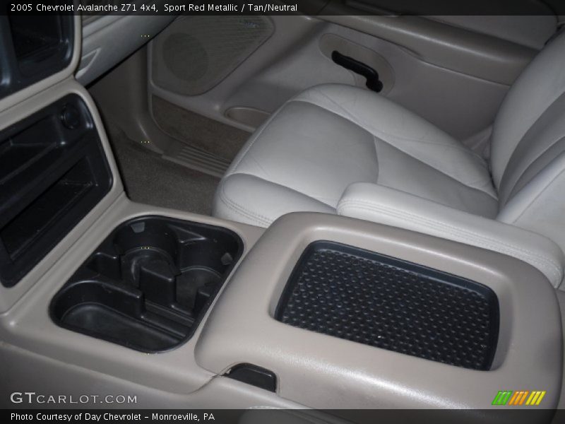 Sport Red Metallic / Tan/Neutral 2005 Chevrolet Avalanche Z71 4x4