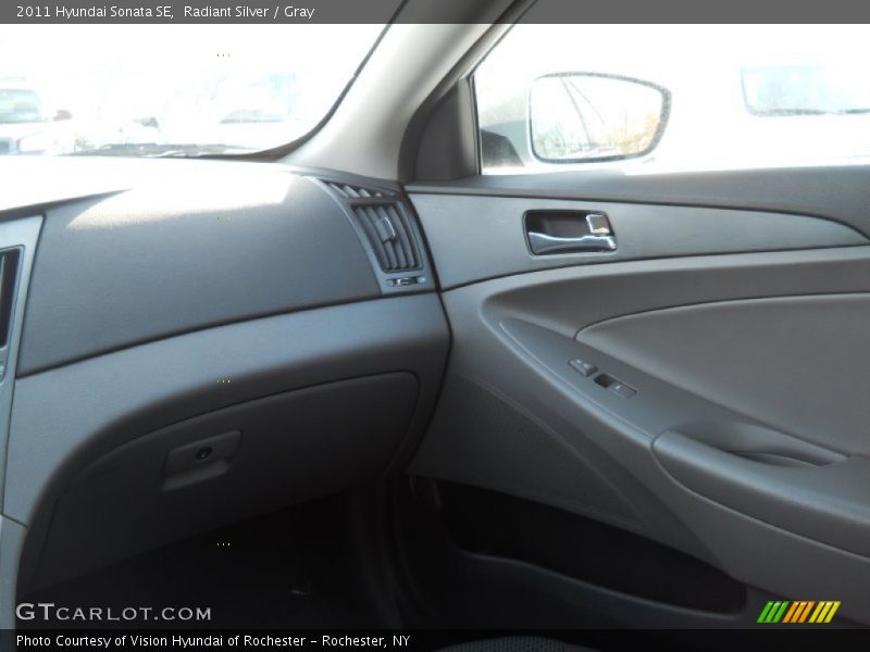Radiant Silver / Gray 2011 Hyundai Sonata SE