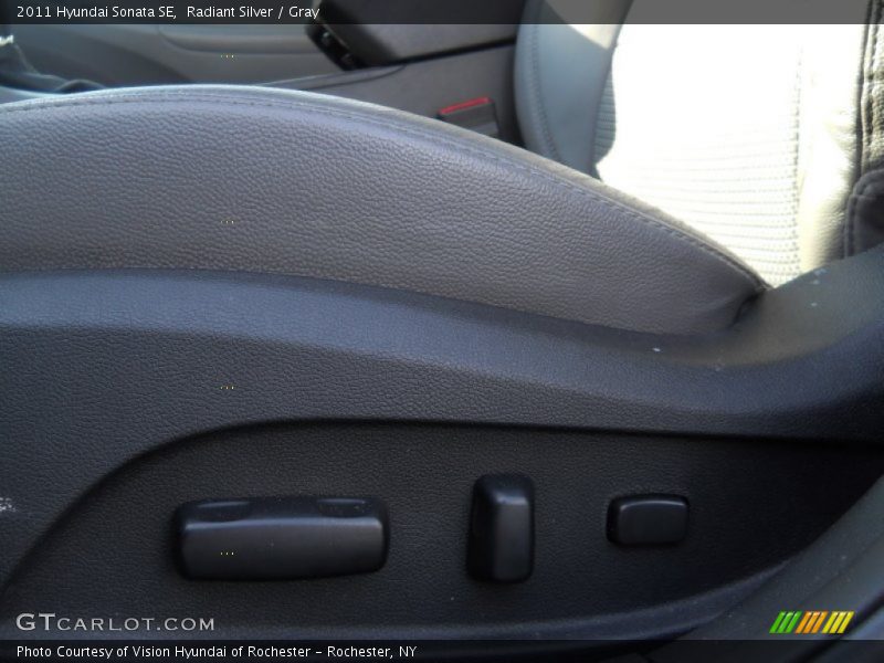 Radiant Silver / Gray 2011 Hyundai Sonata SE