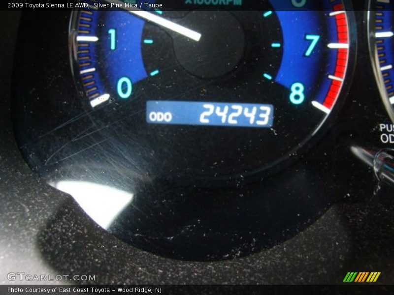 Silver Pine Mica / Taupe 2009 Toyota Sienna LE AWD