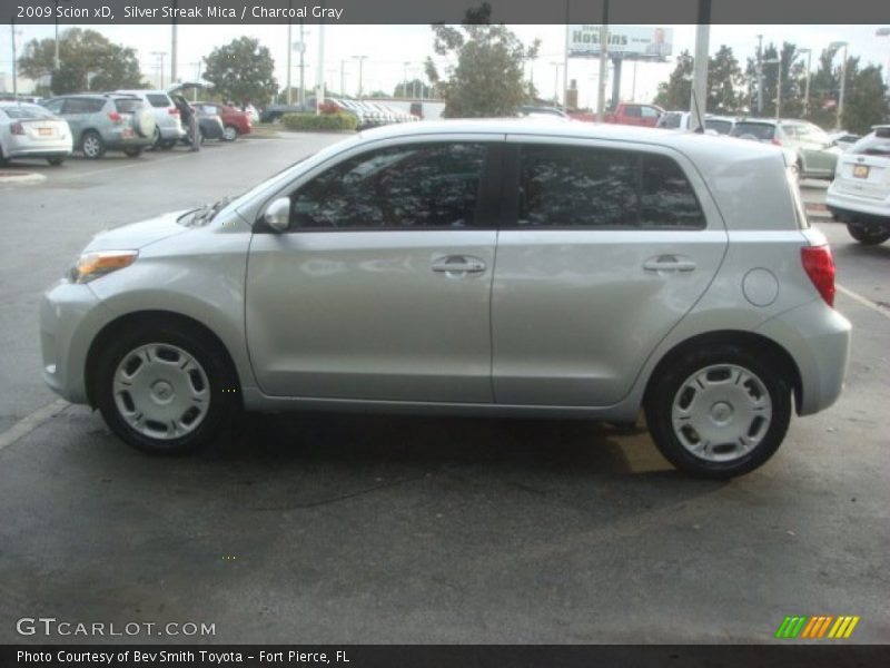 Silver Streak Mica / Charcoal Gray 2009 Scion xD