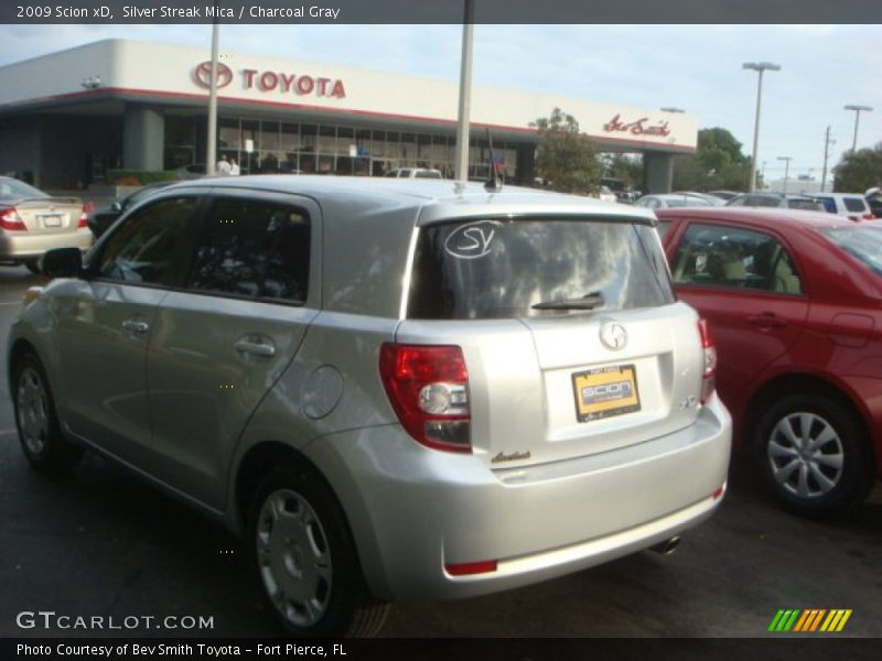 Silver Streak Mica / Charcoal Gray 2009 Scion xD