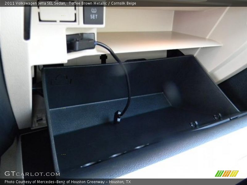 Toffee Brown Metallic / Cornsilk Beige 2011 Volkswagen Jetta SEL Sedan